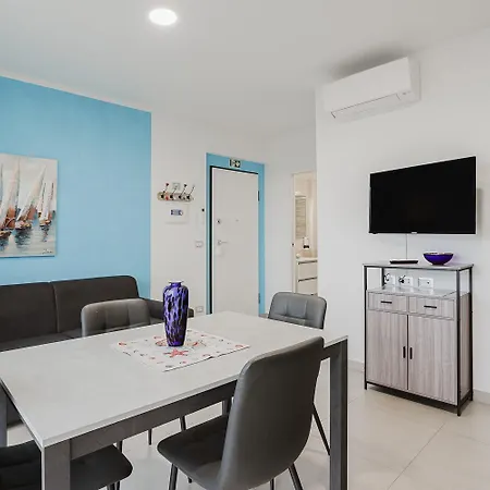 Pietra Azzurra Apartment *